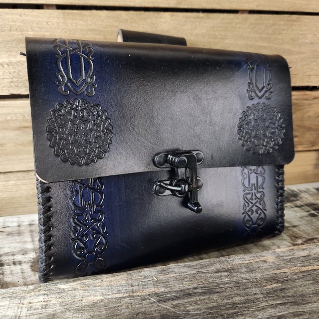 バッグ Bryceland's x Gypsy Hunter Leather Pouch Bandit vs Lee Zip Pouch by Norb Lisinski - Pixels